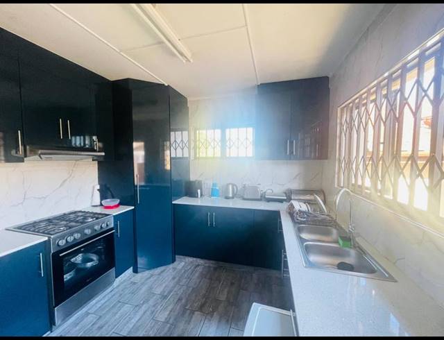 3 BEDROOM HOUSE FOR SALE IN MONTCLAIR